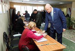 Спикер Заксобрания Вадим Супиков проголосовал на выборах президента РФ