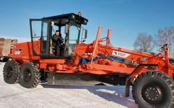 Заречный обеспечили тракторами