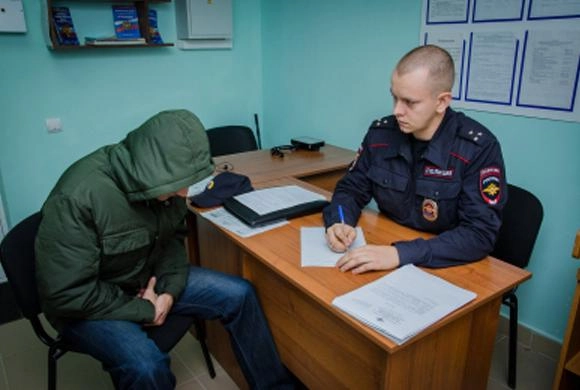 Фото 58.мвд.рф В Пензе рецидивисты украли из учреждения образования батареи