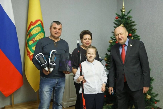 В Пензе сенатор Совета Федерации исполнил мечту маленькой спортсменки