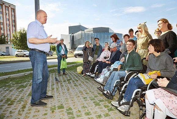 Вадим Супиков лично пожелал отъезжающим доброго пути||Фото: zspo.ru Вадим Супиков организовал для участников проекта «Вера без границ» поездку в Соловцовку