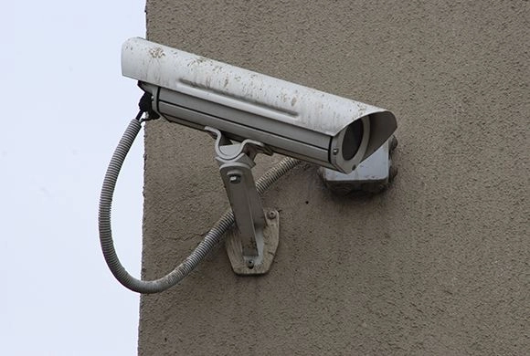 Белозерцев предложил оснащать новые дома видеонаблюдением