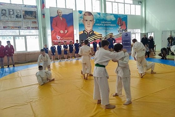 В Пензе открылся турнир по самбо памяти героя СВО Никиты Царапкина