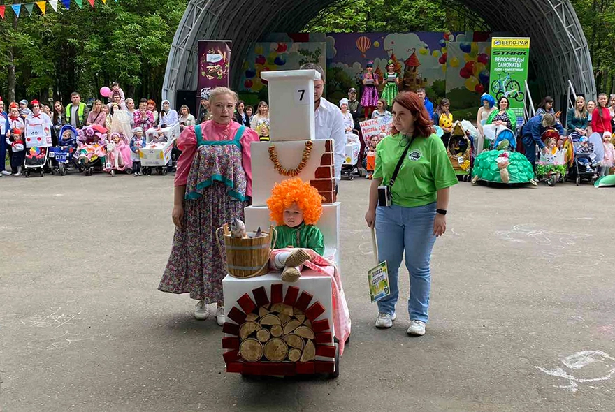 В пензенском Детском парке прошел парад колясок 2023