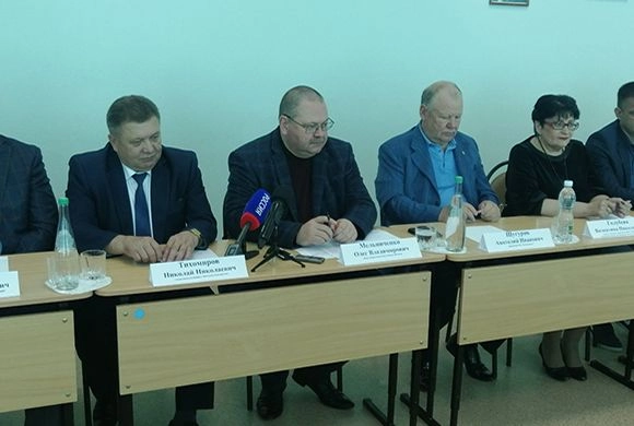 Проблемы жителей района будут решаться||Фото автора Мокшанцы пожаловались Олегу Мельниченко на перебои с водой