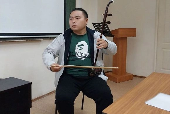 Китайские студенты ПГУ осваивают музыкальные дисциплины