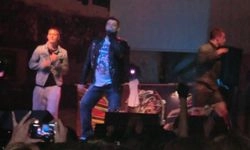 В Пензе солист «Руки вверх» Сергей Жуков выступил с родным братом В Пензе солист «Руки вверх» Сергей Жуков выступил с родным братом