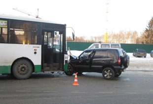 Фото||gibdd.ru В Пензе в ДТП с участием рейсового автобуса пострадали двое молодых людей