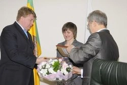 Пензенская городская дума наградила бизнесменов и спортсменов