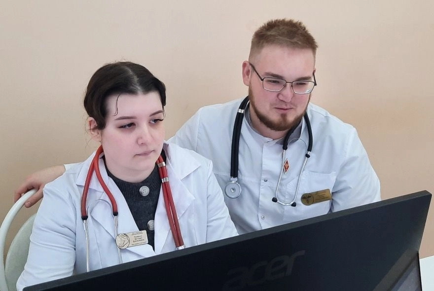 Семья врачей приехала работать в Лунино из другого региона