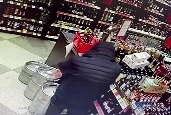 Судимый пензенец украл из магазина бутылку коньяка за 12 тысяч рублей