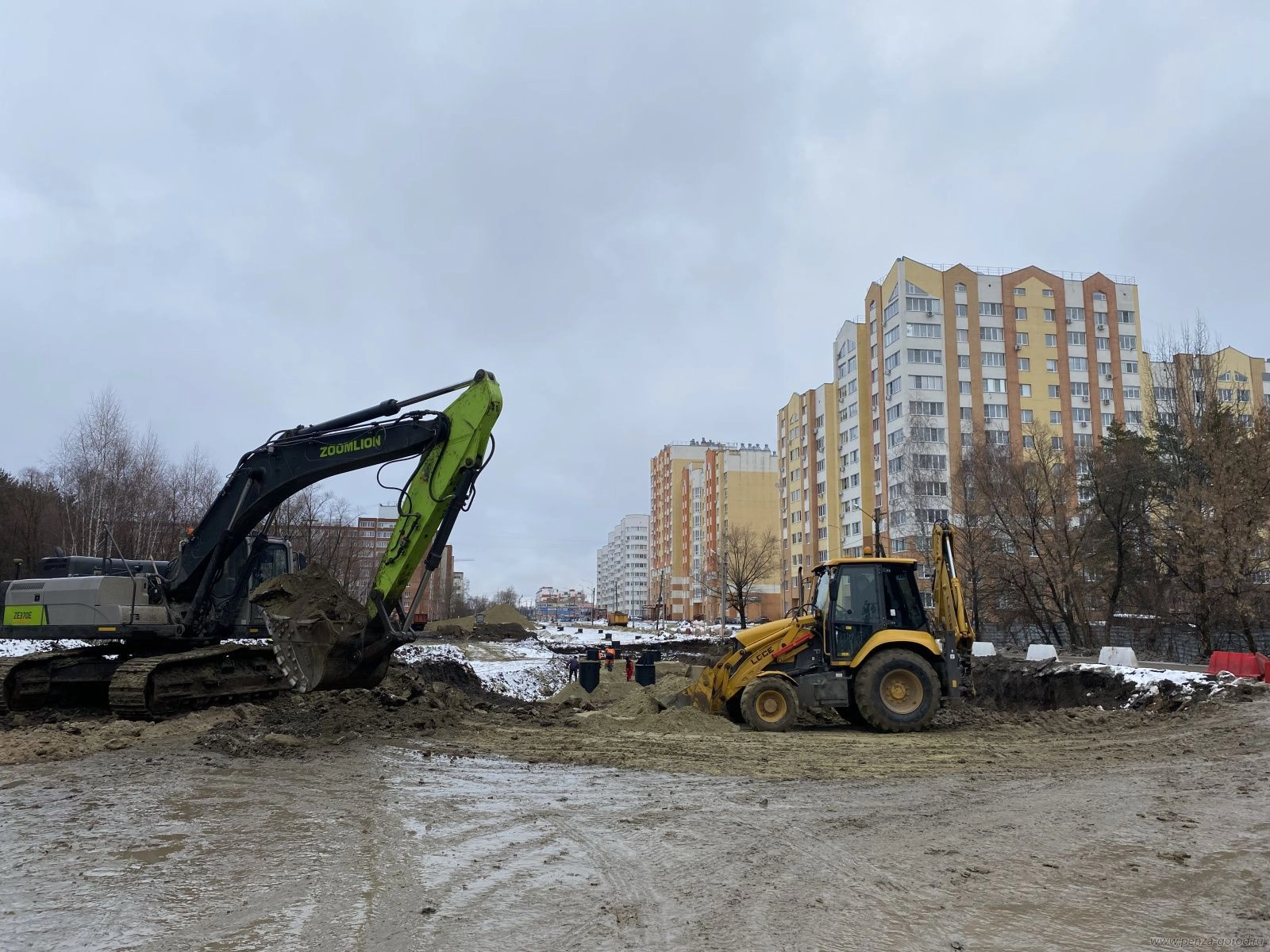 Дорожники укладывают песчаное основание магистрали на ГПЗ-24