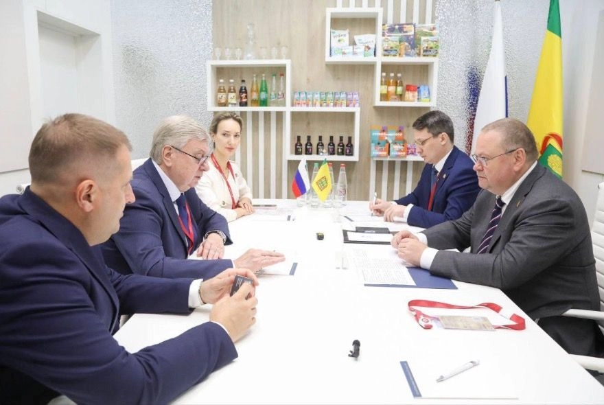 Олег Мельниченко встретился с ректором МГИМО Анатолием Торкуновым