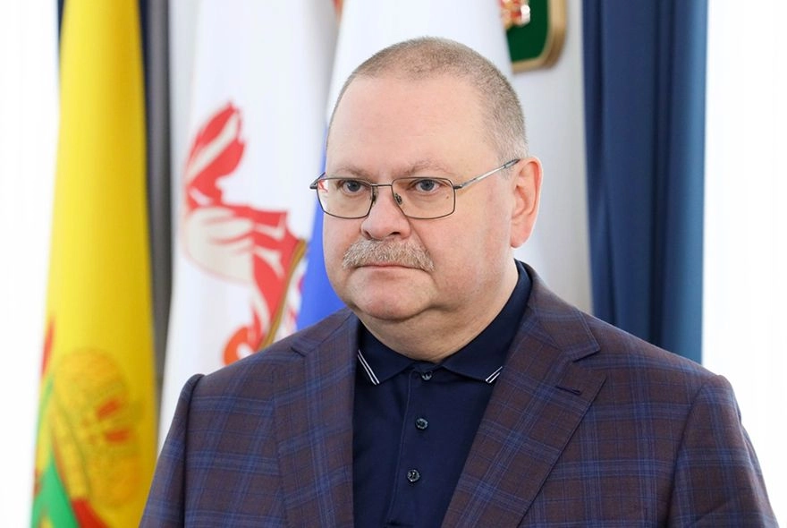 Мельниченко перечислил нарушения в Центре торговли и спортшколе №4