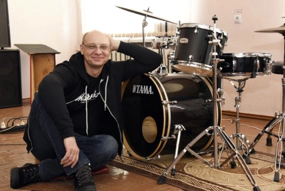 Сергей Иванцов — классный барабанщик и мудрый педагог||Фото Г. Николаева Сергей Иванцов из пензенской группы «С-клуб»: Быть барабанщиком — слышать ритм жизни