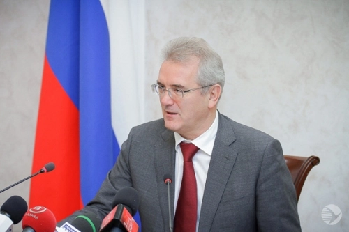 Фото||pnzreg.ru И. Белозерцев: «По квитанциям и двухкомпонентному тарифу принимайте заявления у каждого гражданина»