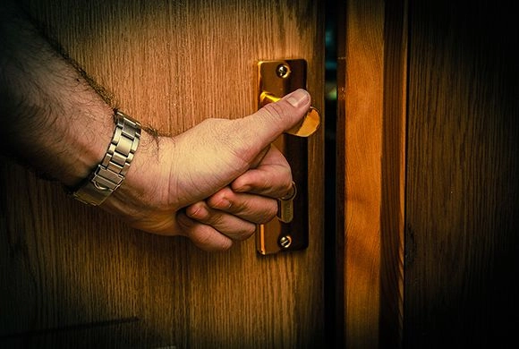 Фото 58.мвд.рф В Пензе квартирант съехал вместе с телевизором