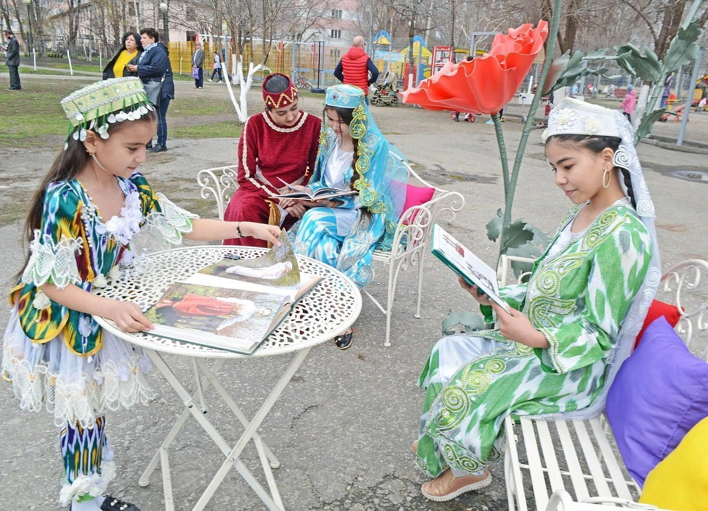 Навруз когда отмечается в 2024. Навруз национальный праздник Узбекистана. Навруз 2022 Таджикистан. Национальный праздник Навруз в Таджикистане. Навруз в Узбекистане 2021.