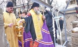 В Пензе освятили колокола строящегося Спасского кафедрального собора