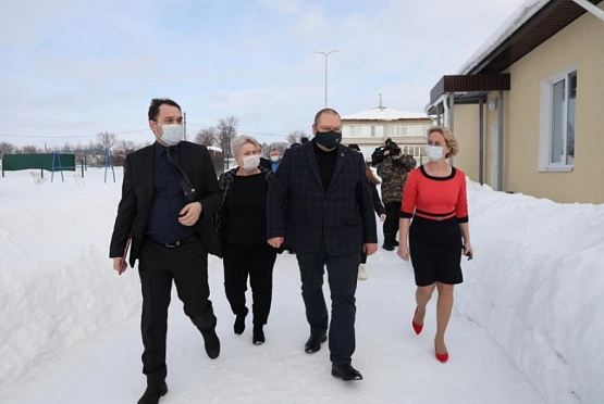 Мельниченко посетил готовящийся к открытию детсад в Лунино