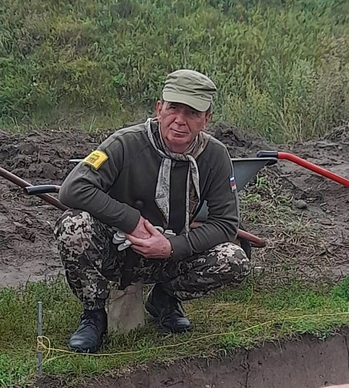 В археологической экспедиции В археологической экспедиции.jpg