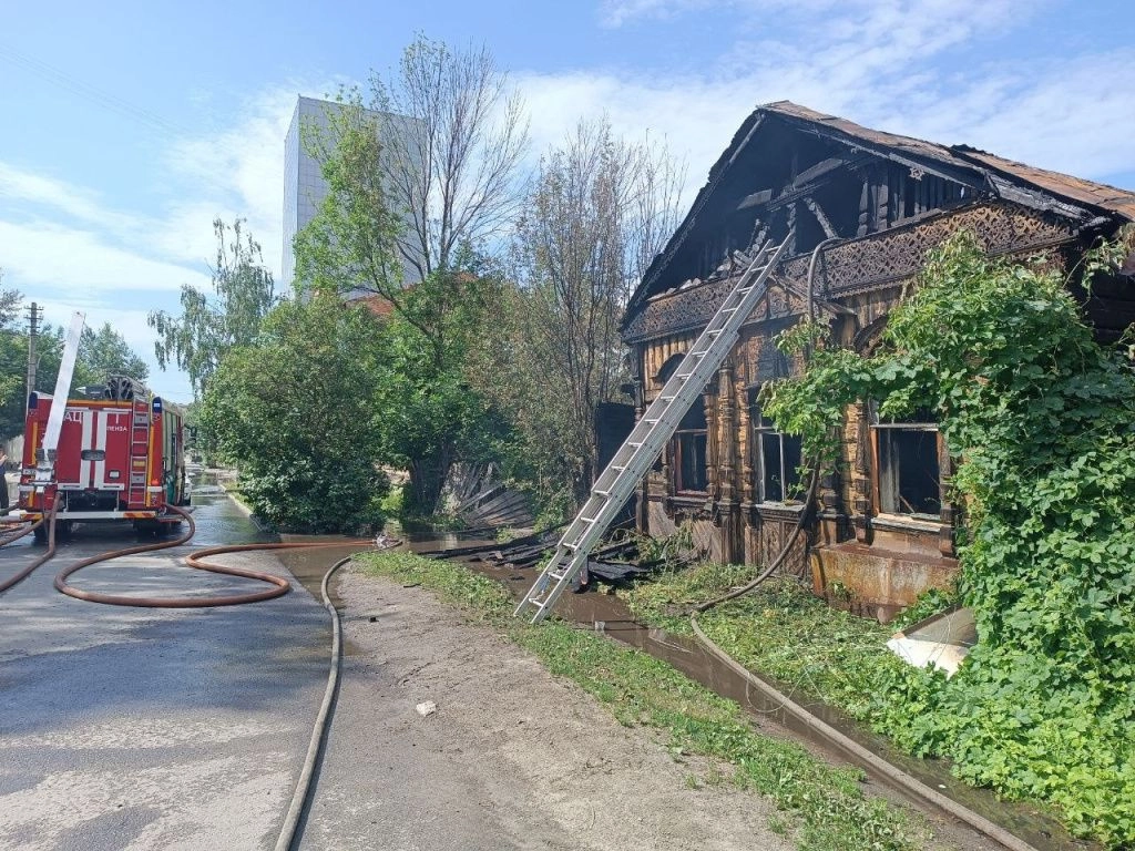 В Пензе на Гладкова сгорел объект культурного наследия