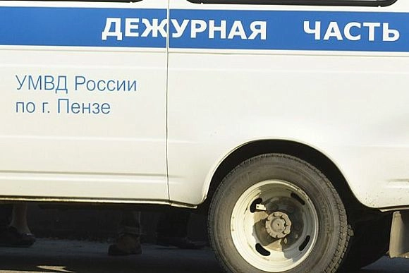 Под Пензой вор в маске ограбил и порезал пенсионерку