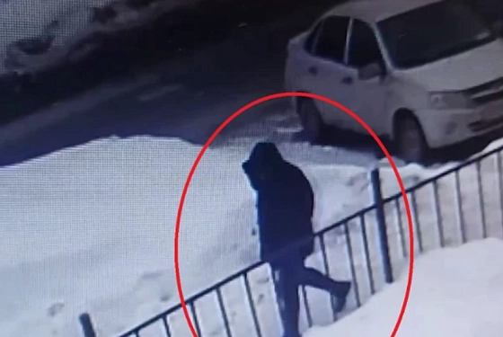 В Пензе мужчина с ножом вскрыл сейф и украл миллион рублей