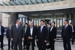 В Пензе китайской делегации показали Спасский собор, филармонию и «Воейков»