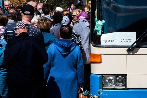 В Пензе организуют автобусы до кладбищ на Красную горку