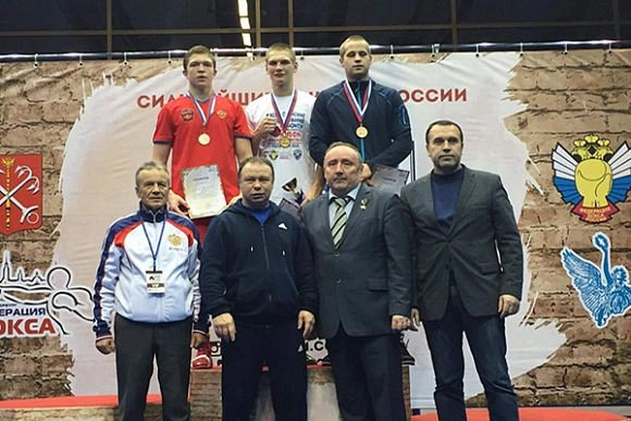 Тимерхан Алмакаев выступит на первенстве Европы по боксу в Литве