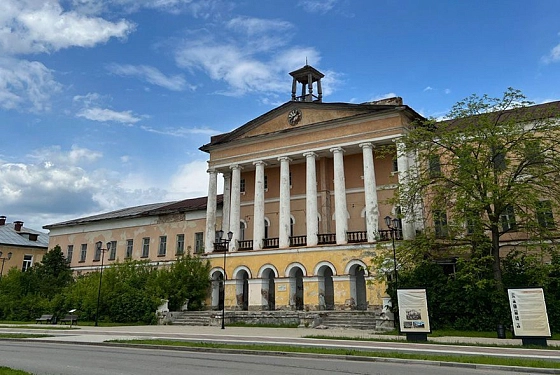 В Никольском районе мужчина угнал машину спящего приятеля