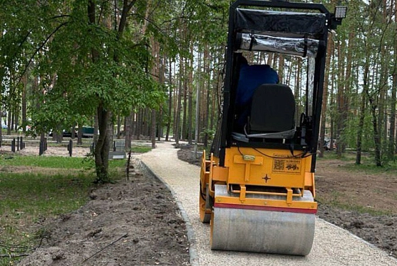 На улицах Заречного заработал новый дорожный каток