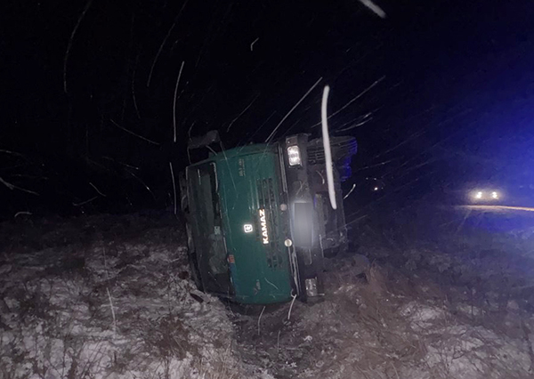 Угонщик не справился с управлением