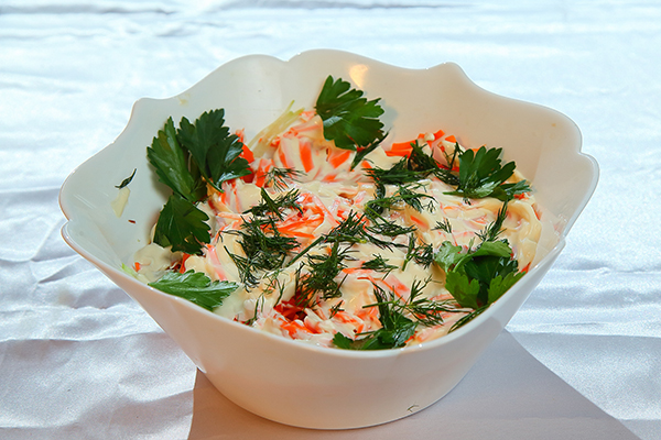 Салат с редькой и морковью