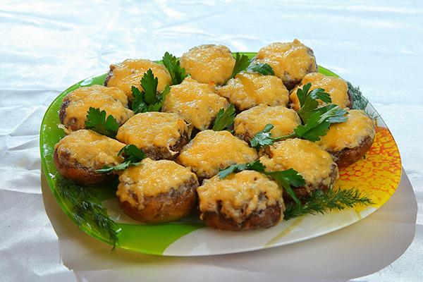 Шампиньоны фаршированные