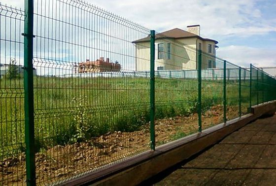 Сетчатые 3D ограждения в системе периметровой безопасности нефтеперерабатывающих заводов Сетчатые 3D ограждения в системе периметровой безопасности нефтеперерабатывающих заводов