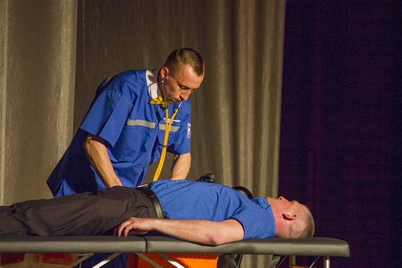 Фото||автора В Кузнецке на «Успешной семье» реанимировали больного и читали молитвы